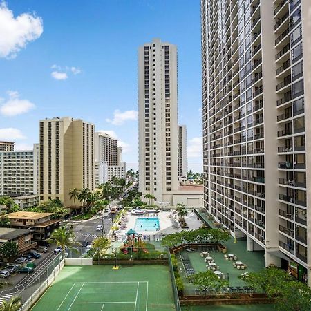 Waikiki Banyan By Darmic Oahu Exterior foto
