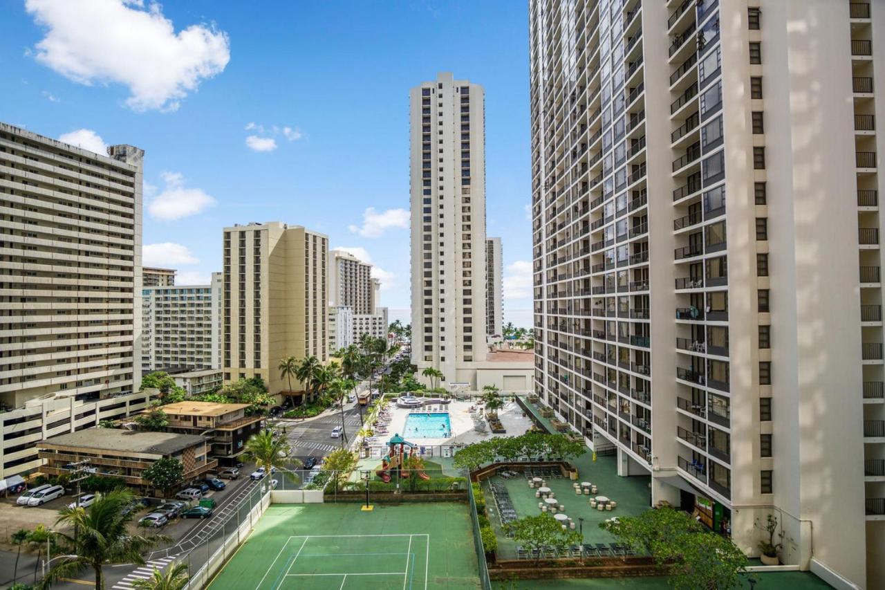 Waikiki Banyan By Darmic Oahu Exterior foto