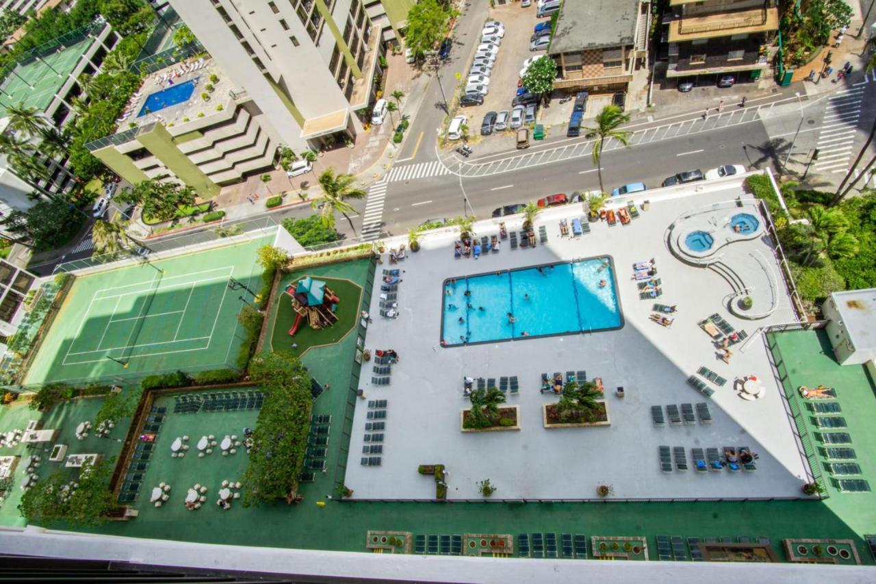 Waikiki Banyan By Darmic Oahu Exterior foto
