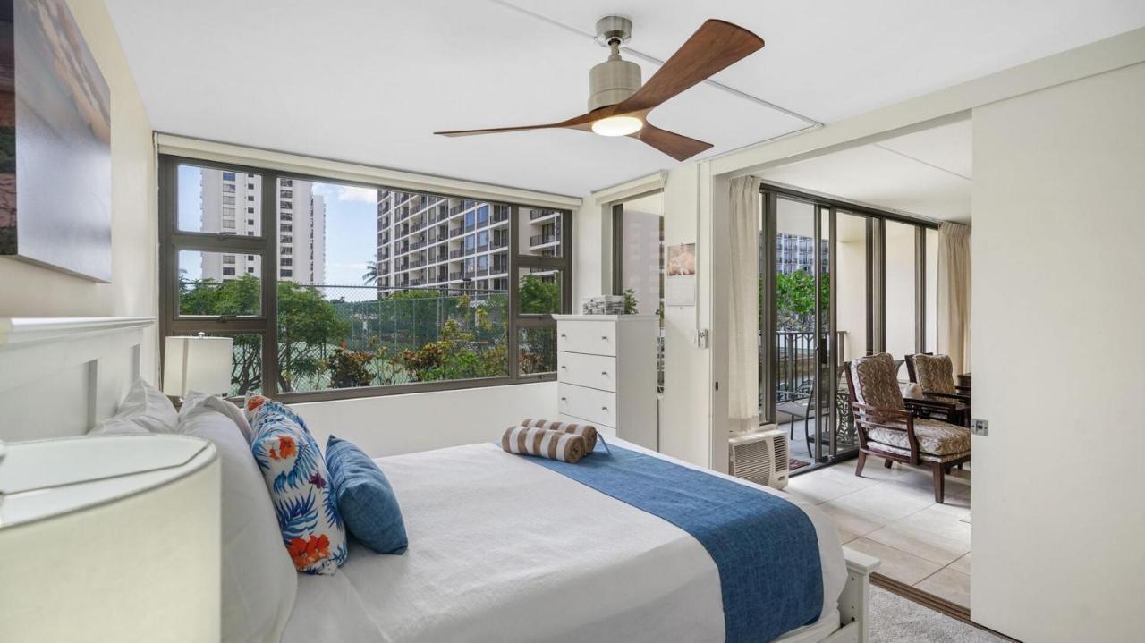 Waikiki Banyan By Darmic Oahu Exterior foto